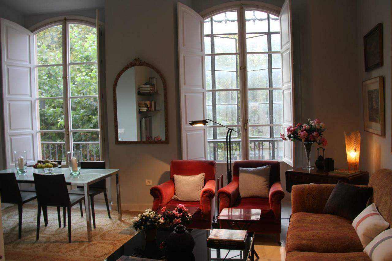 Luxurious 2 Bedroom Flat In A Historic Building Appartement Séville