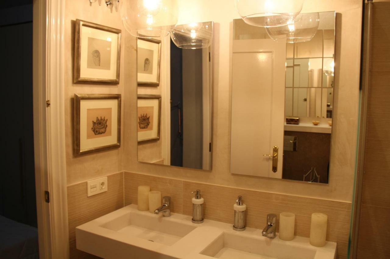 Luxurious 2 Bedroom Flat In A Historic Building Séville